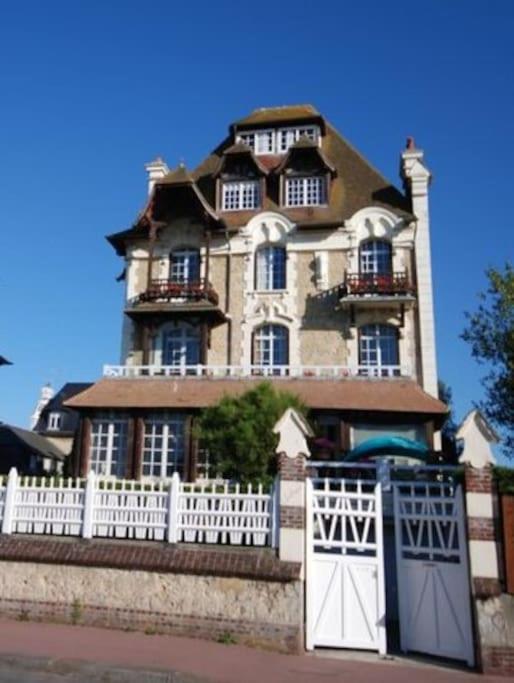 Apartamento Les Embruns - Le Balcon - 2Eme Etage Deauville Exterior foto